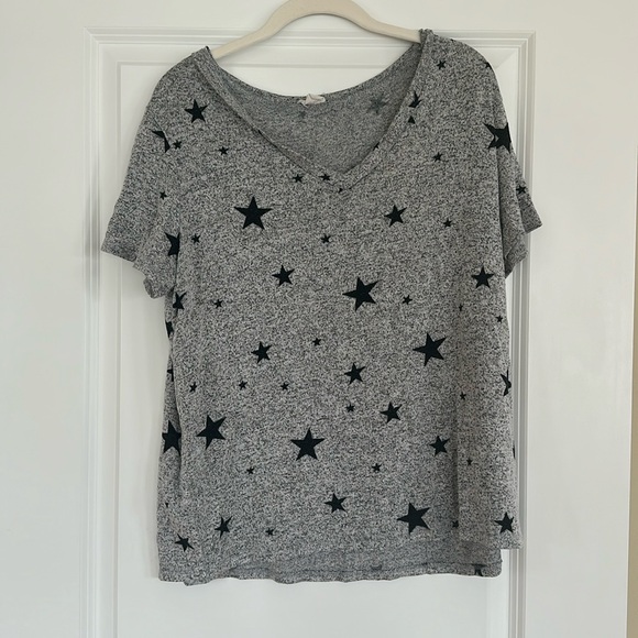 V-neck tee with stars - Picture 1 of 1